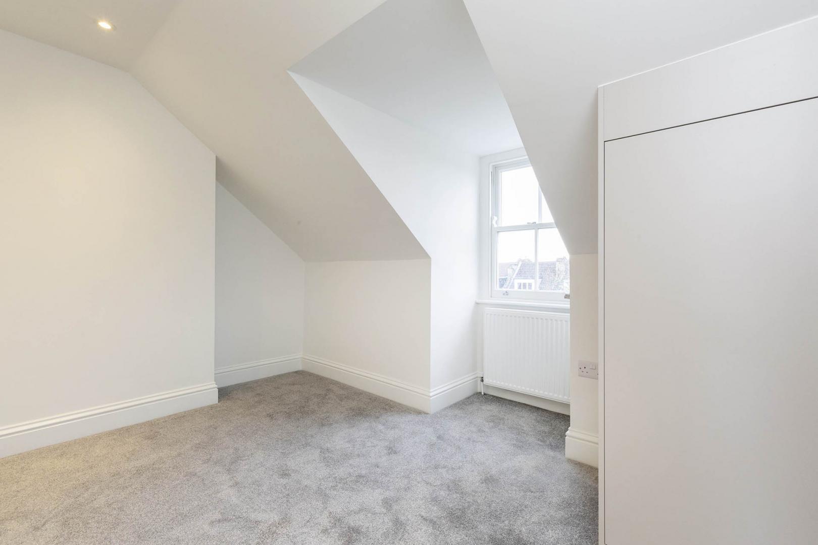 Newly refurbished 2 bedroom plus study / Guest room split over 2 floors Stroud Green Road, Stroud Green